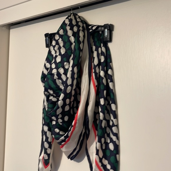 Large silk square scarf - Picture 3 of 3